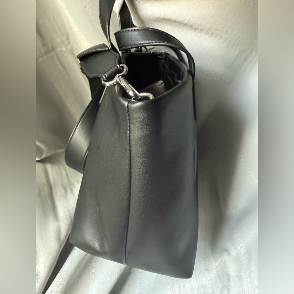 DKNY black tote bag - Picture 7 of 9